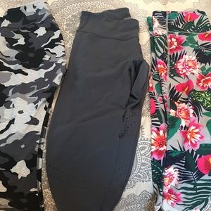 3 pr Old Navy GO DRY workout leggings.